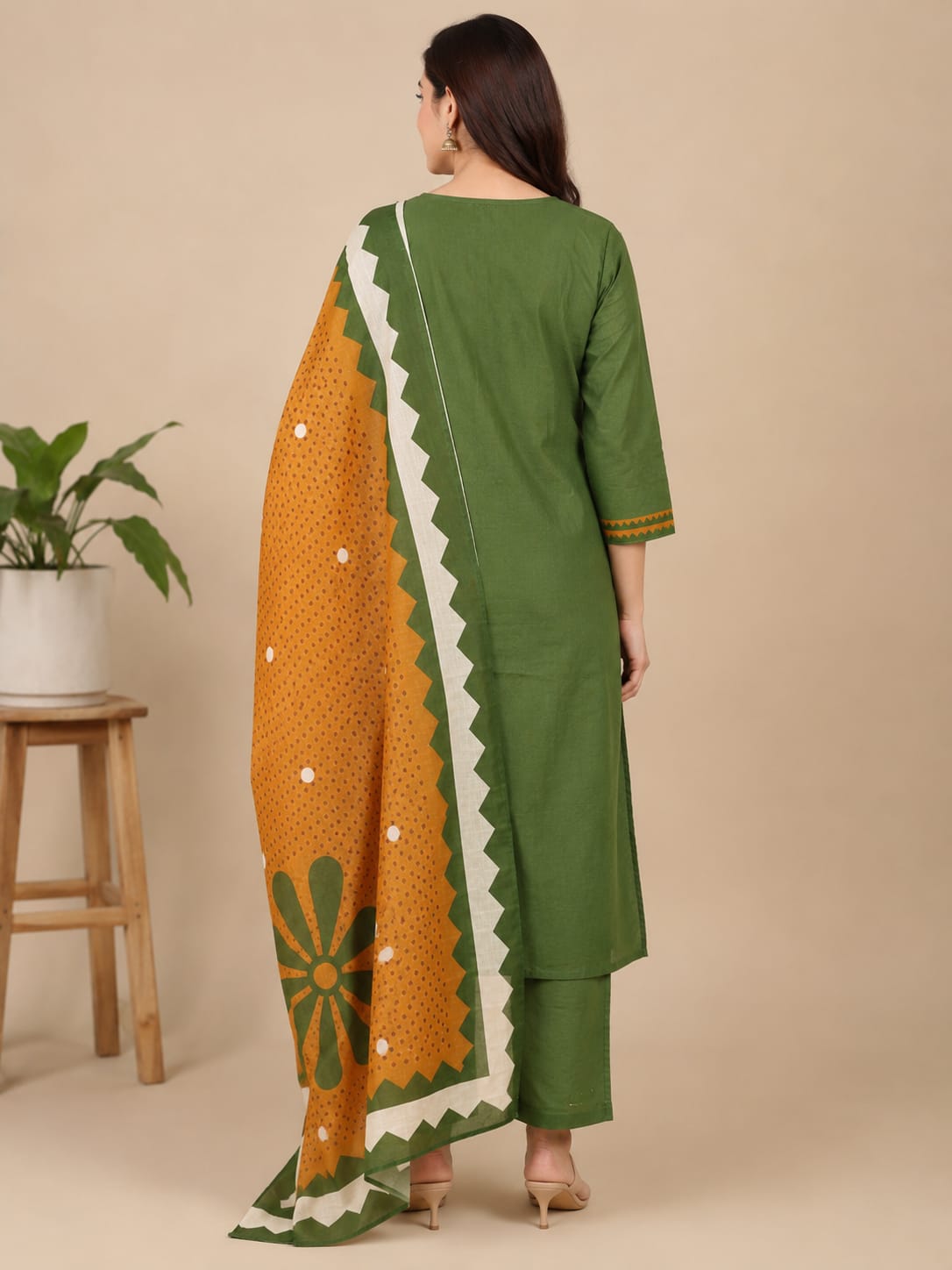 Women's ethenic wear Women's cotton suit with cotton dupatta and tassel work - Image 2